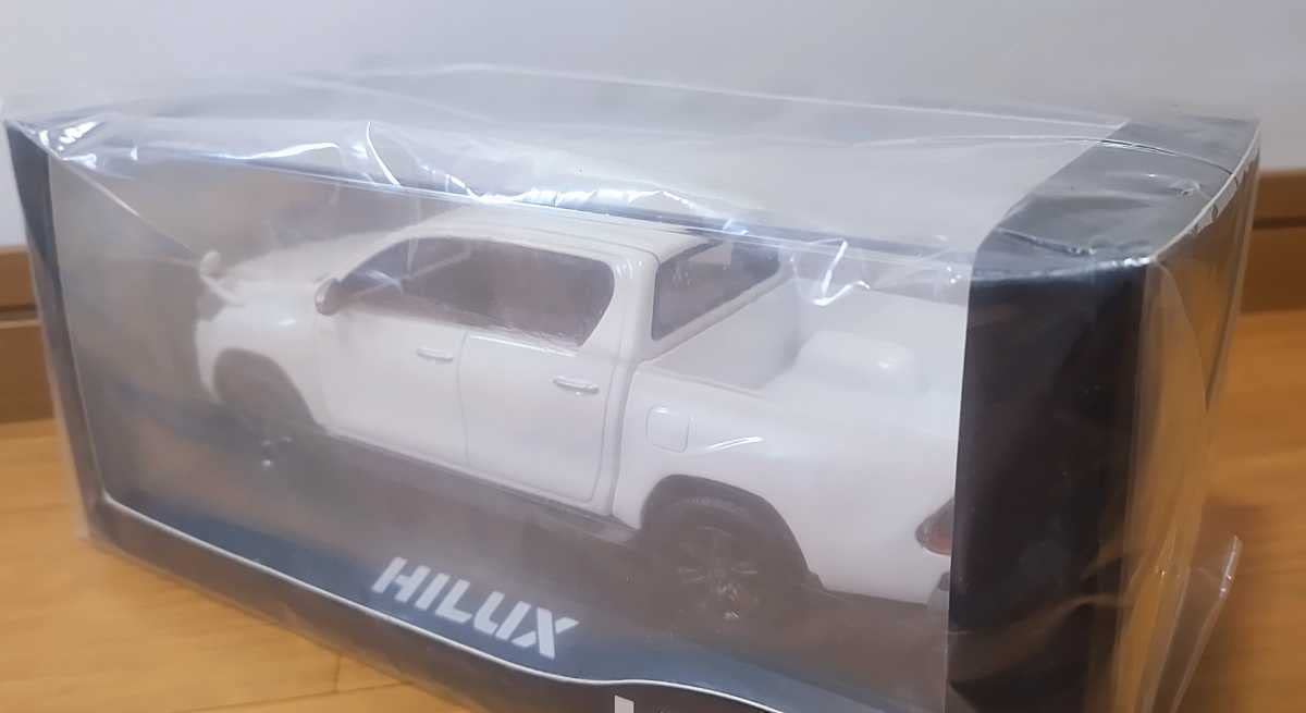 トヨタ ハイラックス 1/30 スーパーホワイトⅡ 新車・ハイラックス・Z】【スーパーホワイトⅡ】カスタムのご